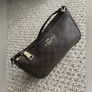 Coach Signature Hand Bag
